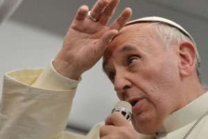 Le pape François lors d’une conférence de presse au Vatican. © AFP
