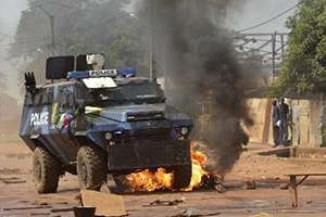 Un véhicule blindé congolais à Bangui, le 22 décembre 2013. © AFP
