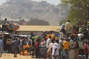 Des habitants de Djouba fuyant la capitale sud-soudanaise, le 21 décembre 2013. © AFP
