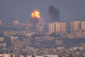 Explosion à la suite d’un tir israélien dans le nord de la bande de Gaza, le 15 novembre 2012. © DR