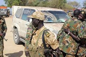 Des soldats de l’armée du Soudan du Sud dans la ville de Bor, le 25 décembre 2013. © AFP