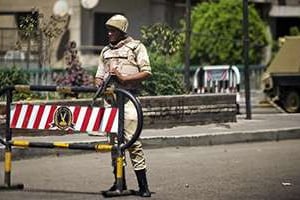 Un soldat égyptien au Caire, le 23 août 2013. © AFP
