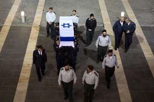 Le cercueil d’Ariel Sharon exposé le 12 janvier 2014 à la Knesset. © AFP
