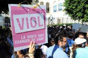 Manifestation contre les violences faites aux femmes en octobre 2012 à Tunis © AFP