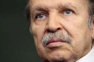 Abdelaziz Bouteflika laisse planer le doute sur sa candidature en 2014. © AFP
