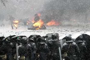 Affrontements entre manifestants ukrainiens pro-européens et police à Kiev, le 22 janvier 2014. © AFP
