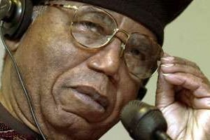 Le chef d’oeuvre de Chinua Achebe est réédité par Actes Sud. © FRANK MAY / DPA / DPA/AFP