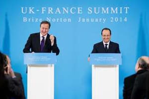 Le Premier ministre britannique David Cameron (g) et le Président français François Hollande (d). © AFP