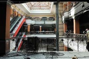 Le centre commercial Westgate, en partie détruit, à Nairobi, le 21 janvier 2013. © AFP