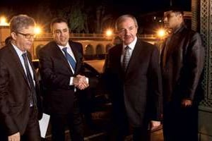 Mehdi Jomâa (2e à g.) arrivant au palais de Carthage pour rencontrer le président Moncef Marzouki © ONS ABID