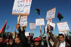 Des manifestants libyens, à Tripoli le 7 février 2014, contre le CGN. © AFP