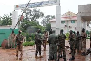 L’entrée du camp militaire de Kati, près de Bamako. © AFP