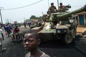 Soldats français dans les rues de Bangui, le 25 février. © AFP/Sia Kambou
