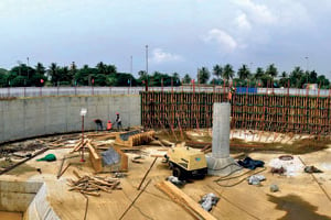 Travaux d’adduction d’eau potable à Abidjan (Côte d’Ivoire). © Nabil Zorkot/JA