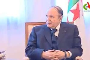 Le président algérien, le 3 mars sur des images de la télévision publique algérienne. © Capture d’écran Youtube/Télévision publique algérienne.