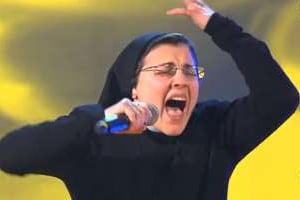 La sœur Cristina Scuccia à The Voice en Italie. © Capture d’écran YouTube/Rai2