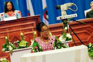 La présidente de transition Catherine Samba Panza sera présente au sommet. © AFP