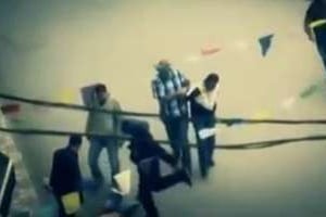 Capture d’écran de la vidéo de violences policières en Kabylie. © Capture d’écran Youtube / J.A.