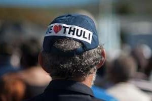 Lors d’une manifestation de défense de Thuli Madonsela, le 19 avril 2014 à Cape Town. © AFP