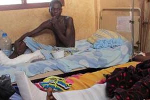 Blessé sur son lit d’hôpital à Bangui, le 30 mars 2014. © AFP