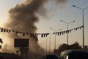 Après l’explosion visant la caserne des forces spéciales libyennes à Benghazi, le 29 avril 2014. © AFP