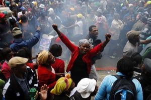 Manifestation contre les problèmes de logement au Cap, en 30 octobre 2013. © Mike Hutchings/Reuters