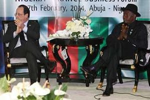 François Hollande et Goodluck Jonathan à Abuja, le 27 février 2014. © AFP