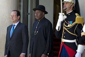 François Hollande et Goodluck Jonathan à l’Elysée, le 17 mai 2014. © AFP