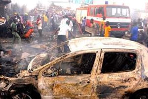 Attentat à la voiture piégée le 20 mai 2014 sur un marché de Jos. © AFP