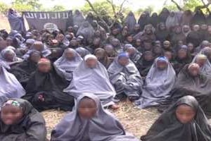 Certaines lycéennes enlevées par Boko Haram, dans une vidéo diffusée le 12 mai 2014. © AFP