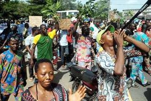 Cotonou, le 25 mars. Point de départ des manifestations : un concours présumé truqué. © Valentin Salako