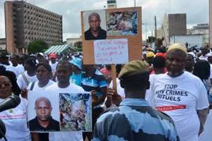 Des centaines de personnes avaient manifesté à Libreville en 2013. © CELIA LEBUR / AFP