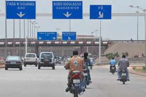 Boulevard circulaire à Ouagadougou. © Renaud Van Der Meeren/Jeune Afrique.