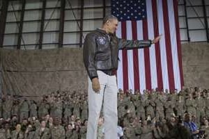 Barack Obama sur une base américaine en Afghanistan, le 25 mai. © AFP