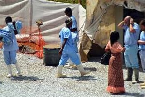 Centre de traîtement des infections liées au virus Ebola, à Conakry, avril 2014. © afp.com – Cellou Binani