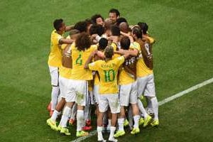 Neymar en a fait voir de toutes les couleurs à M’Bia et ses coéquipiers. © AFP