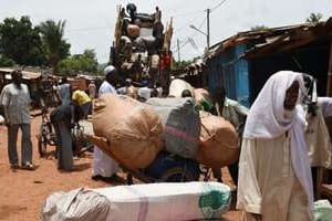Des musulmans fuient Bangui, en avril 2014. © afp.com – Issouf Sanogo