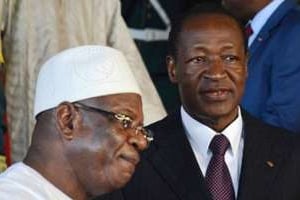 IBK (g) et Blaise Compaoré (d), le 31 août 2013 à Ouagadougou. © AFP