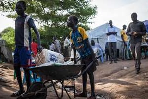 Des enfants dans un camp de déplacés à Djouba, le 2 juillet 2014. © AFP