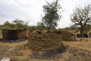 Des habitations détruites dans la région du Kordofan-Sud, au Soudan, le 20 mai 2014. © AFP