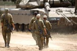 Un char israélien positionné le 17 juillet 2014 près de la frontière avec la bande de Gaza. © AFP