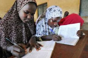 Une fois mariées, les jeunes filles quittent très souvent le système scolaire. © SIA KAMBOU / AFP
