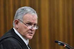 Barry Roux, l’avocat d’Oscar Pistorius, à Pretoria le 30 juin 2014. © AFP
