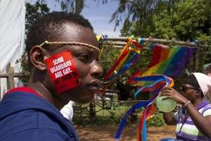 Un homme lors de la Gay Pride à Entebbe, le 9 août 2014. © AFP