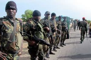 Des soldats du bataillon d’intervention rapide, à Dabanga, dans le nord du pays, le 17 juin. © REINNIER KAZE/AFP