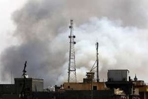 Les combats font rage autour de l’aéroport de Tripoli. © AFP