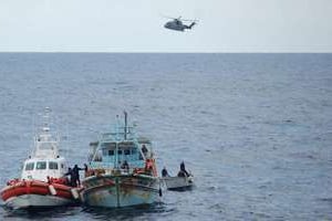 Une opération de sauvetage de migrants en Méditerranée. © AFP
