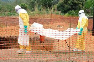 Une victime du virus Ebola, en Guinée. © AFP