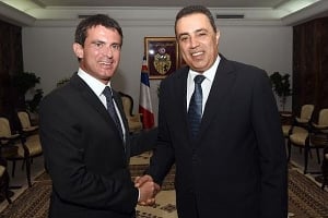 Le premier ministre tunsien Mehdi Jomaa et son homologue français Manuel Valls le 7 septembre 2014 à Tunis. © AFP