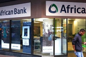 Les agences de la banque proposaient des prêts à la consommation. Après l’annonce de pertes records, le titre a chuté de près de 93 % à la Bourse de Johannesburg. © Reuters